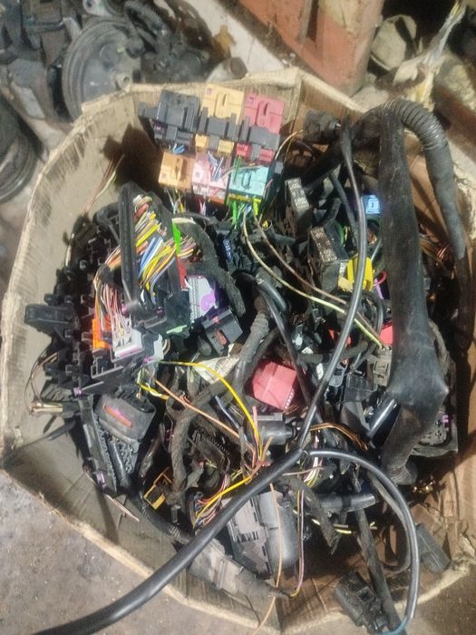 Фишки, разьемы, проводка для Ауди А4,а6, суперб, пассат,