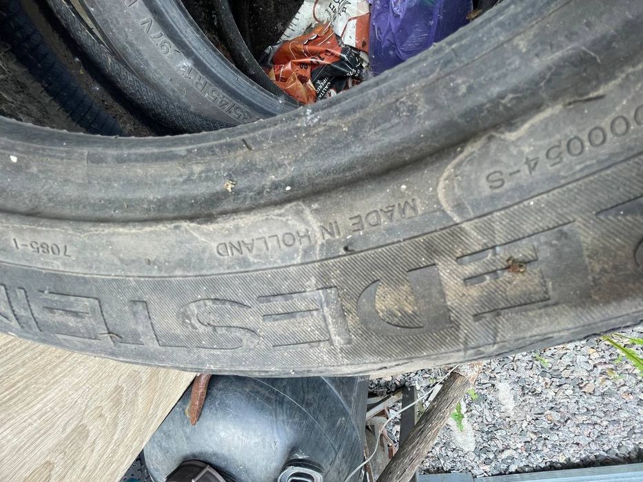 235/45 R17 M+S V97