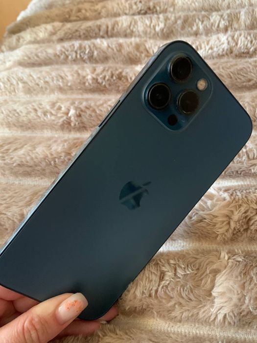 Продам iPhone 12 Pro Max на 256 ГБ