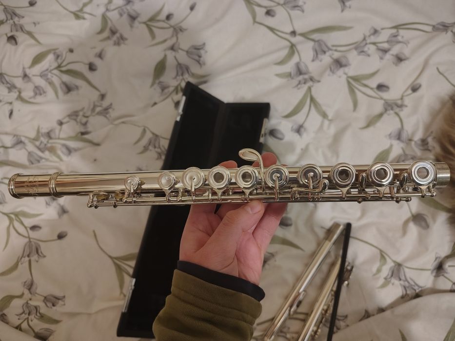 Продам флейту Michael