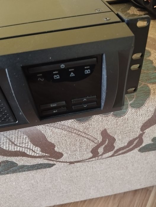 APC SMX2200RMHV2U — ДБЖ Smart-UPS X 2200 ВА, у стійковому/вертикальном