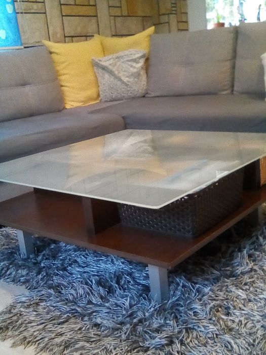 Stolik kawowy z szybą