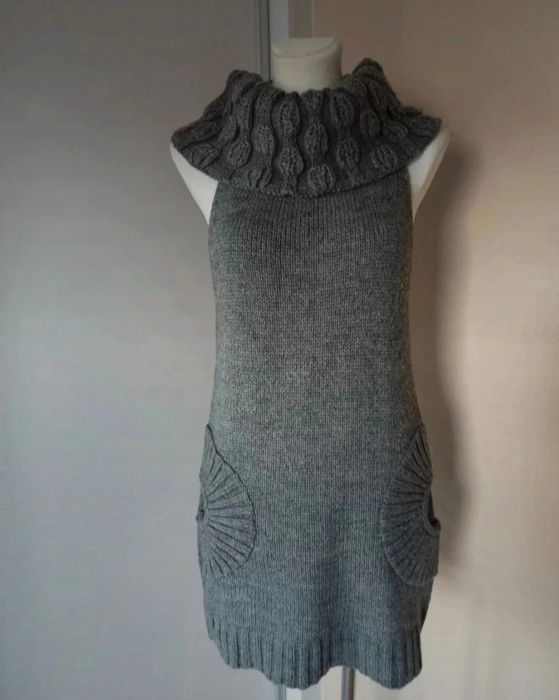 Długi bezrękawnik z golfem Greence rozm. M/L