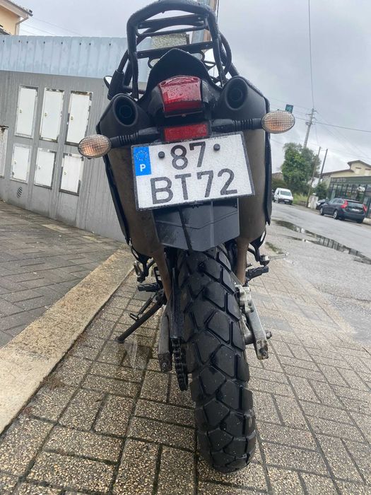 Yamaha XT 660R preta