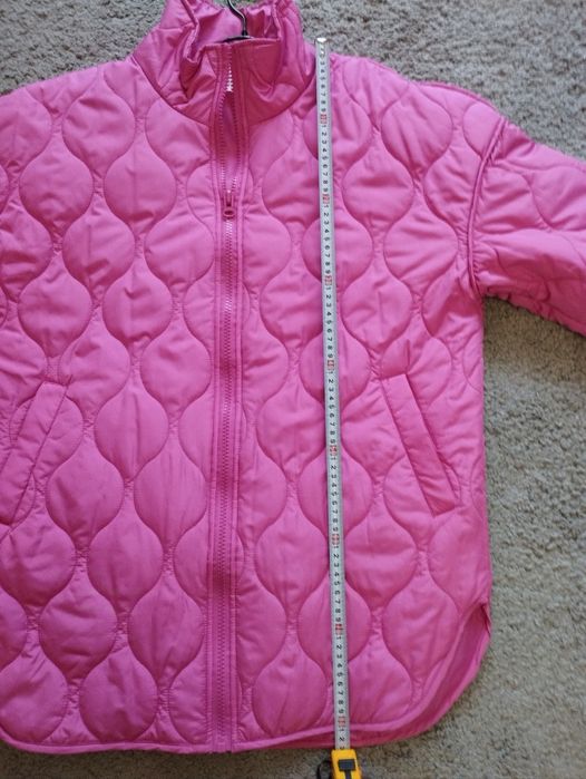 Куртка жіноча ,Stradivarius, утеплена синтепоном , вільного крою ,