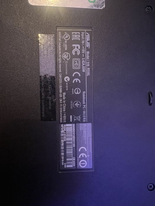 Laptop asus R556L