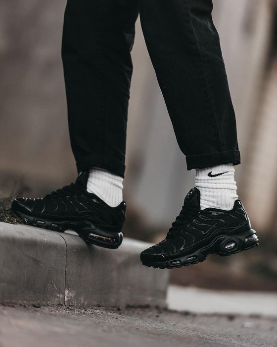 Кроссовки Nike Air Max Plus Triple Black Найк Аир Макс ТН М-355