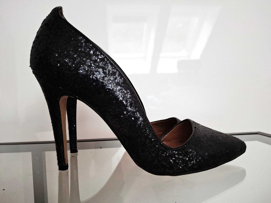 Stradivarius czarne eleganckie szpilki brokatowe rozmiar 38