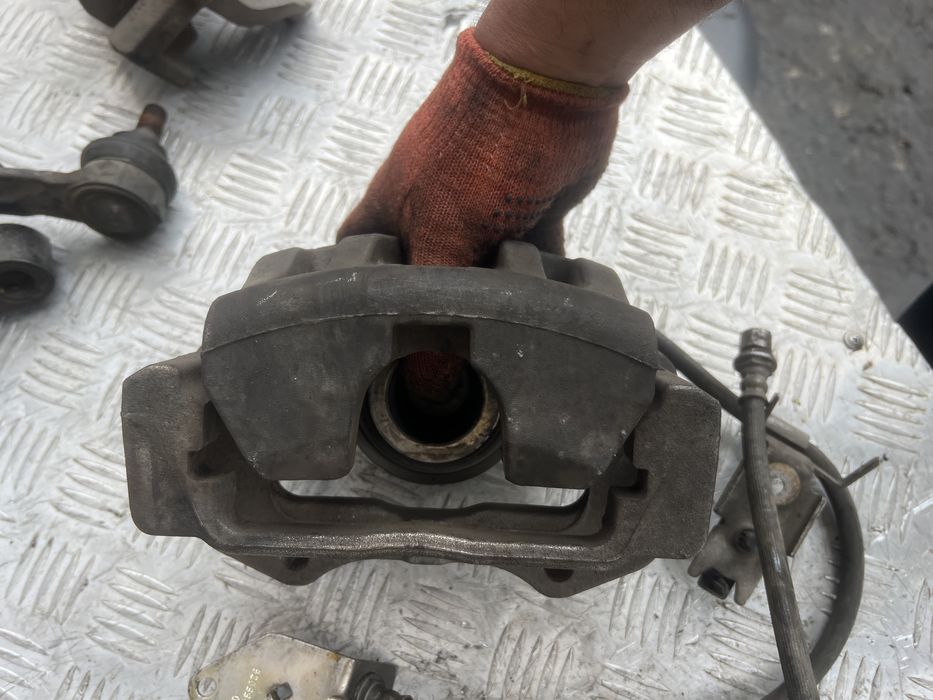 Суппорт Крайслер 300с chrysler 300c год 2015