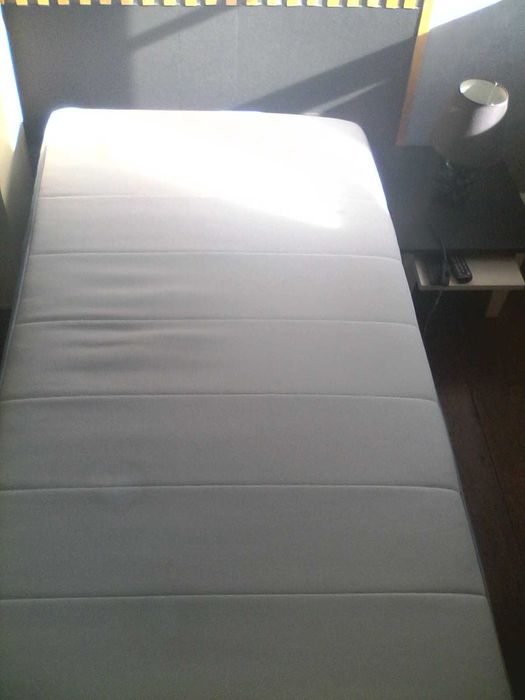 Cama de solteiro + estrado ripas Ikea ATÈ 29/01
