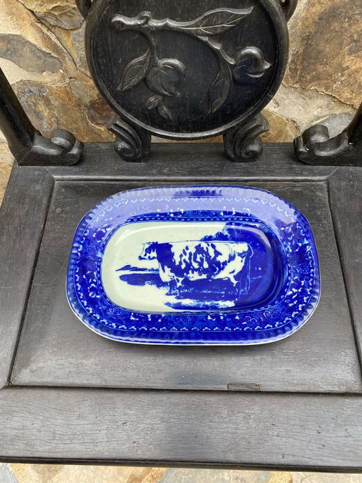 Travessa Vaca Inglesa Centenária Victoria Ware Ironstone 27,8 cm