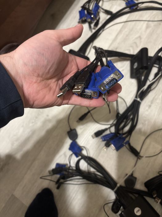 Kvm свич  Aten 399грн 1 шт