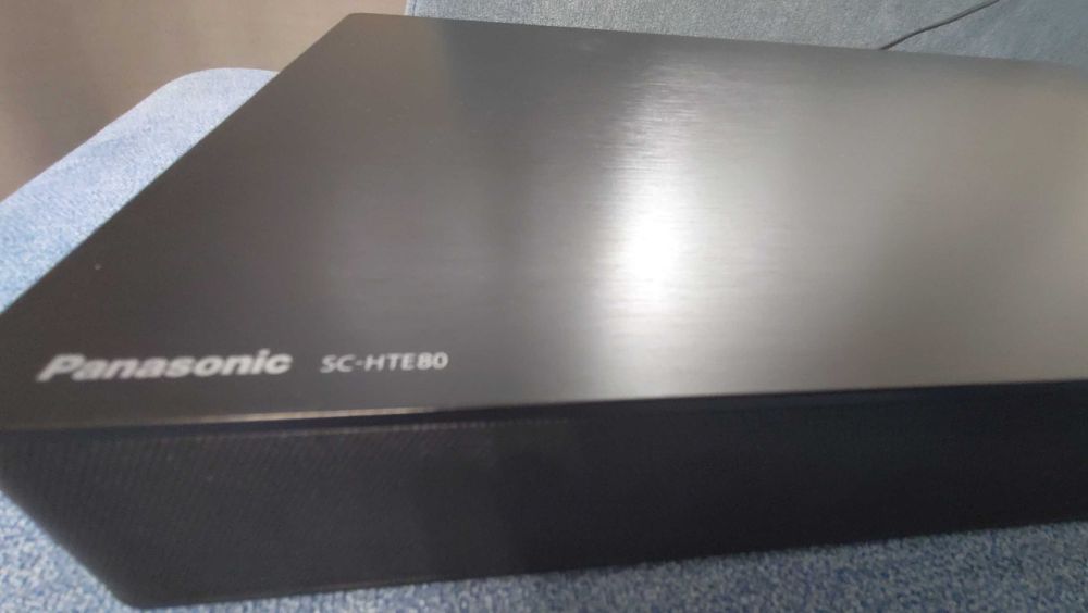 Kino domowe Panasonic, niski profil, pod konsole, laptopa, telewizor.