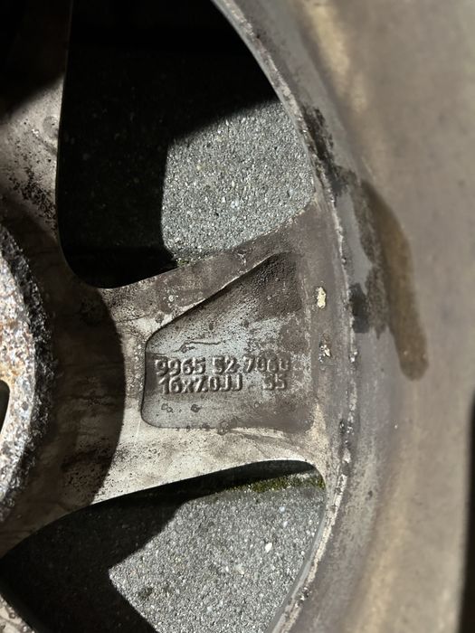 Komplet alufelg Mazda z oponami zimowymi Dębica Frigo