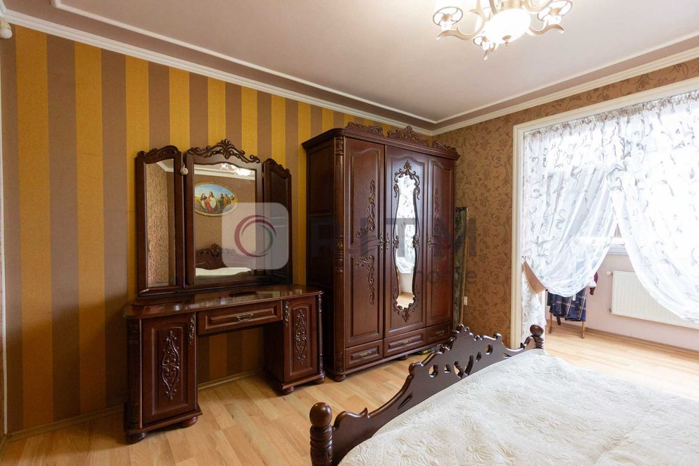 Продаж 2 кімнатна квартира з ремонтом у Личаківському районі