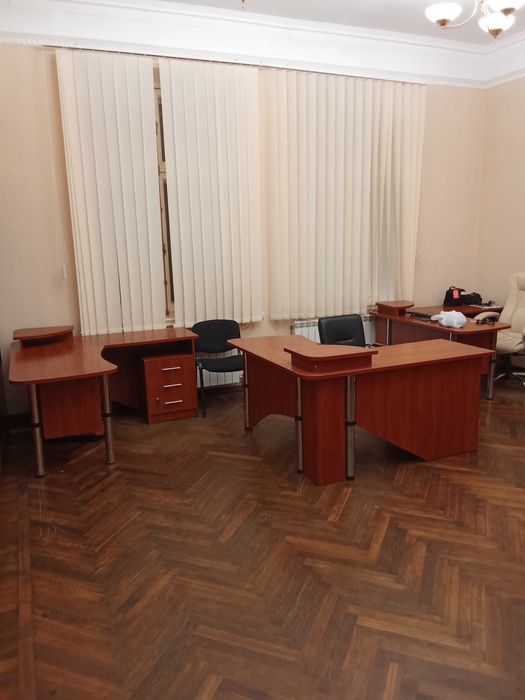 Здаеться оффісне примшщення