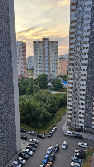 Продам новобудову 2к ЖК  Ревуцький Ревуцького 54.м Харківська Позняки