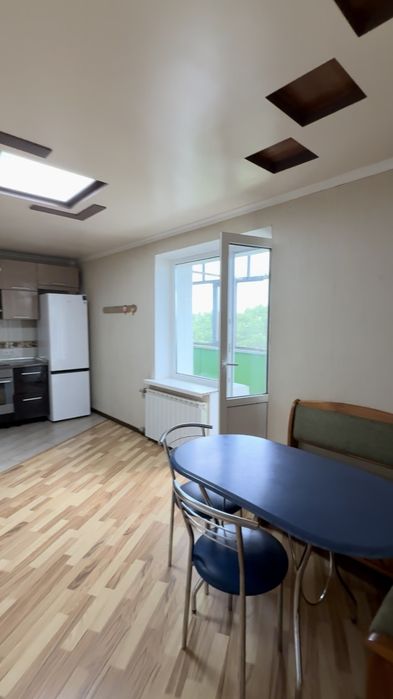 2-кімнатна квартира 64 м² на Половках. Ремонт, велика кухня