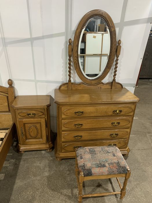 Спальня, шафа купе, ліжко, комод, дзеркало, шкаф, кровать бу