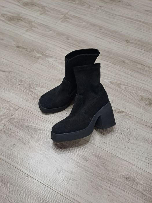 Жіночі шкіряні ботінки Lasocki розмір 37