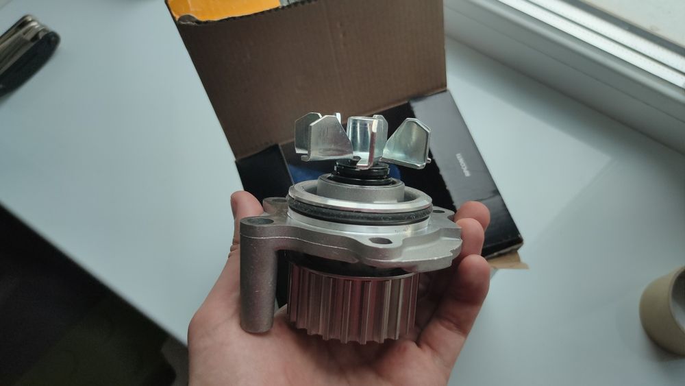 Помпа Continental на Skoda/ Seat/ Audi/ Volkswagen водяний насос