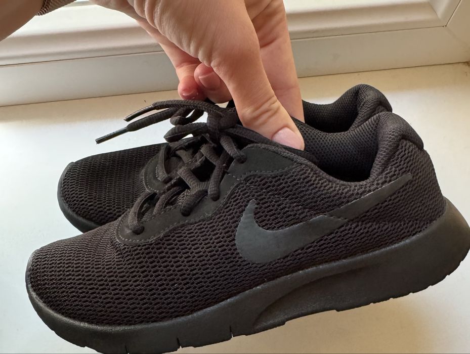 Дитячі кросівки Nike Tanjun розмір 31.5 (19 см)