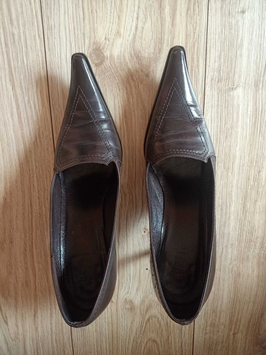 Półbuty, szpilki ze skóry w kolorze brązowym rozm. 39