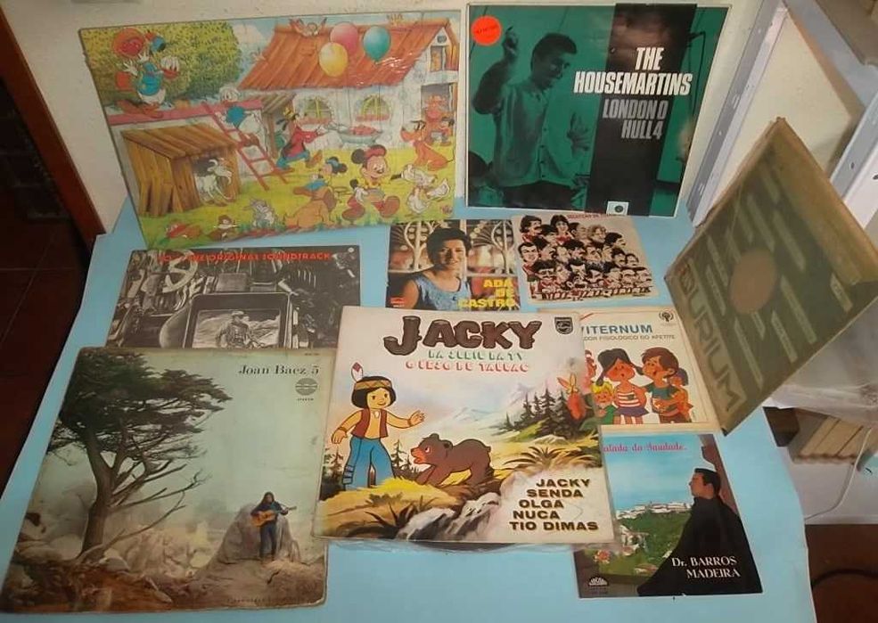 Grande lote brinquedos/discos/velharias tudo apenas 25EUR