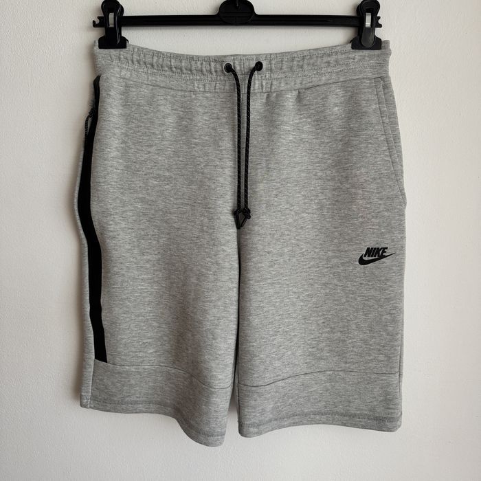 Чоловічі шорти NIKE  Tech Fleece М