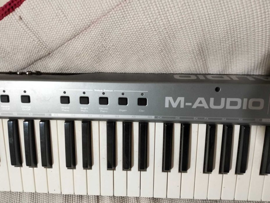 Teclado M-AUDIO estimado