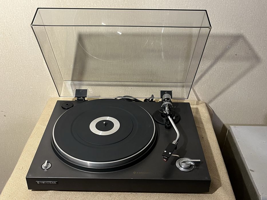 Японский проигрыватель винила 70-х KENWOOD KD-1500 (BELT DRIVE)