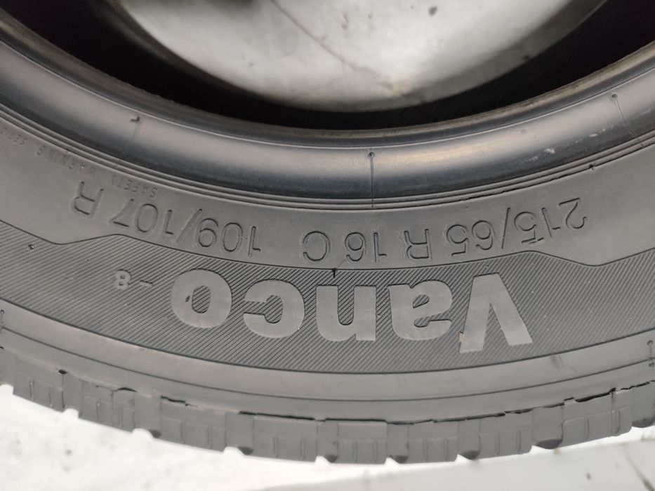 2 pneus semi novos Continental 215/65R16C Oferta dos Portes