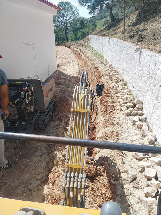 Demolições e escavação , terraplanagem  limpeza de terreno