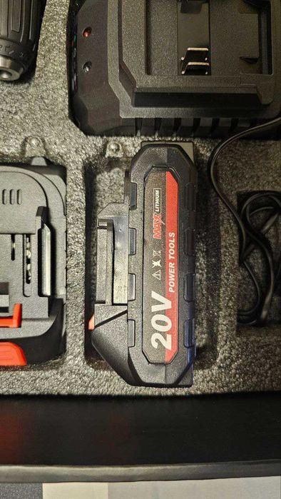 Aparafusadora Berbequim 20V Brushless c/ 2 Baterias e Carregador