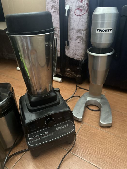 Блендер (подрібнювач) професійний