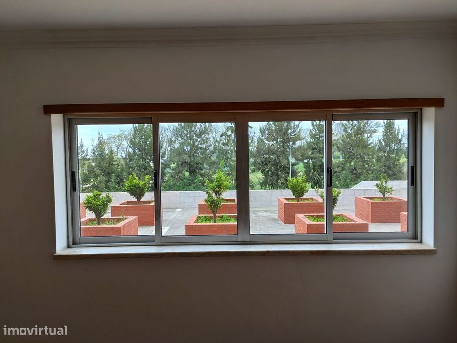 T1 com garagem, ar condicionado e localização central