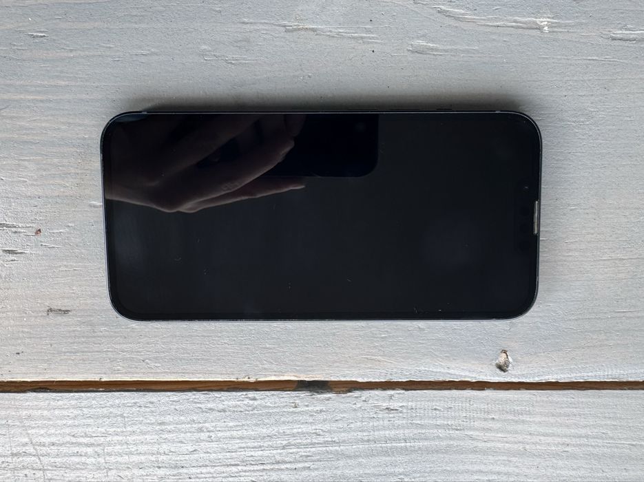 Iphone 13 + słuchawki apple