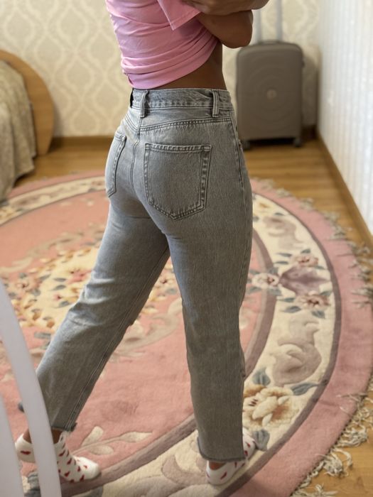 Джинси Stradivarius