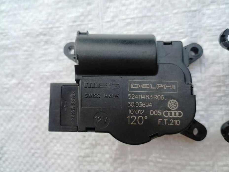 Мотор заслінки пічки 52411483R06 7L0907511AL VW Touareg Audi Q7