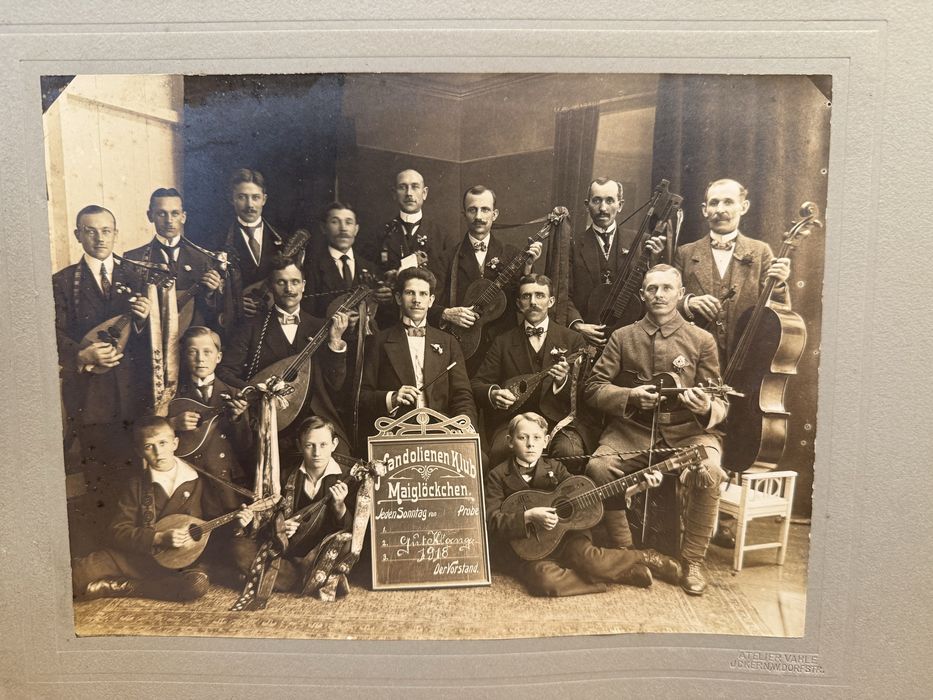 Stara fotografia zespołu muzycznego Mandolinen Klub Maiglöckchen