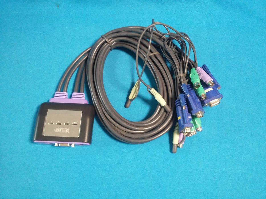 Четырехпортовый PS/2 KVM-переключат. 4 Port P/S2 KVM Svitch CS64A ATEN