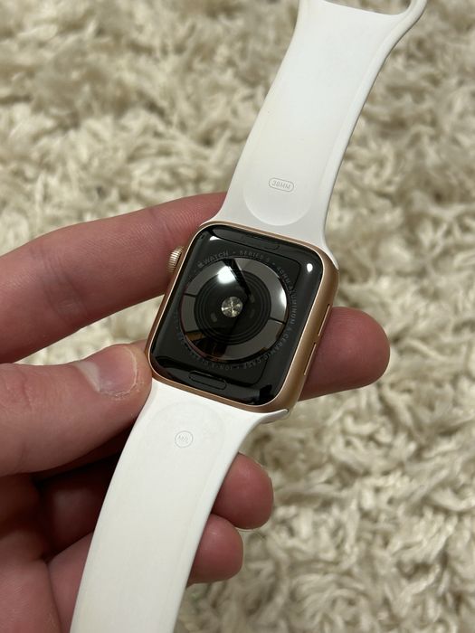 Лот Apple Watch Series  5, 6 40 MM