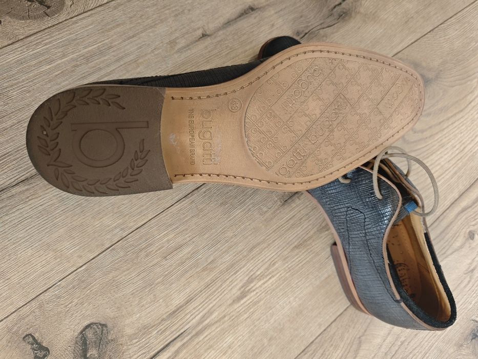 Buty bugatti stan bardzo dobry roz 43