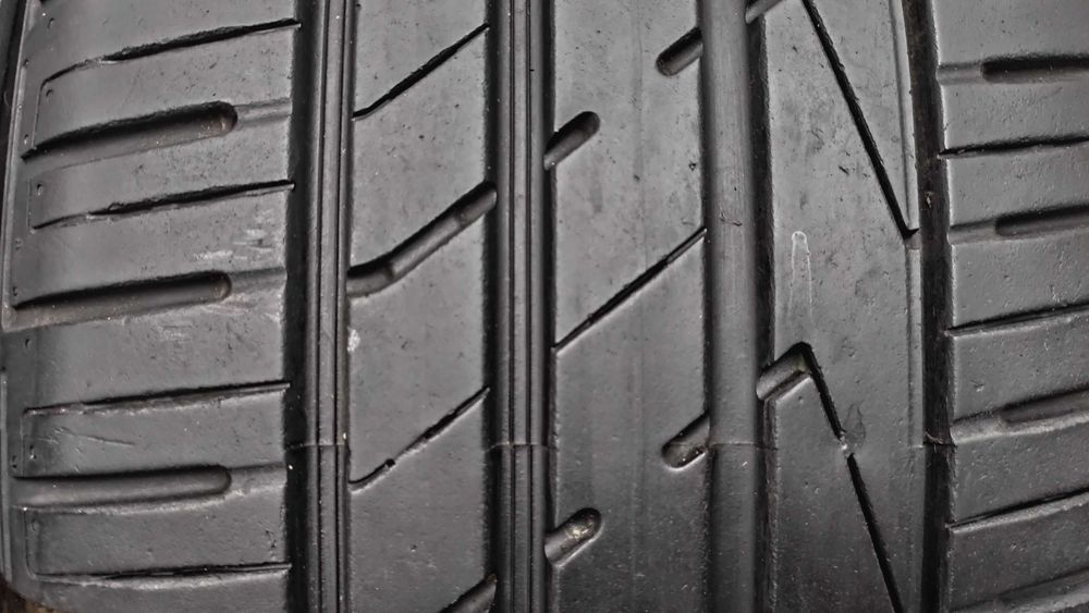шини 235/50R19. Hankook. 7,5мм. 2022р