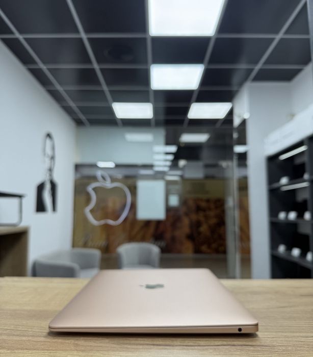 Macbook air 2018 стан гарний rose gold