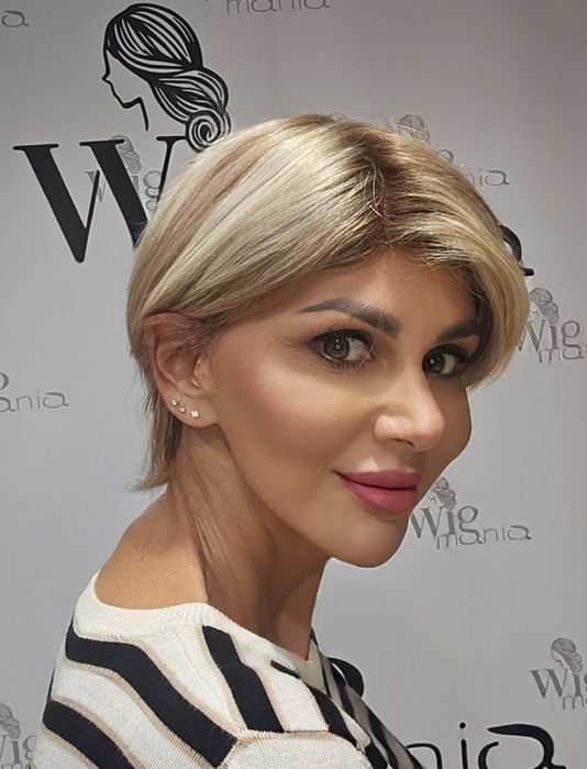 Peruka naturalna blond pasemka