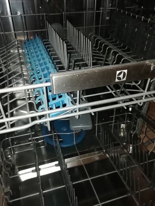 Maquina de lavar loiça Electrolux não funciona para peças ou reparação