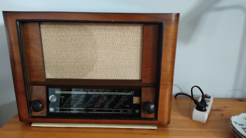 Radio clarion antigo