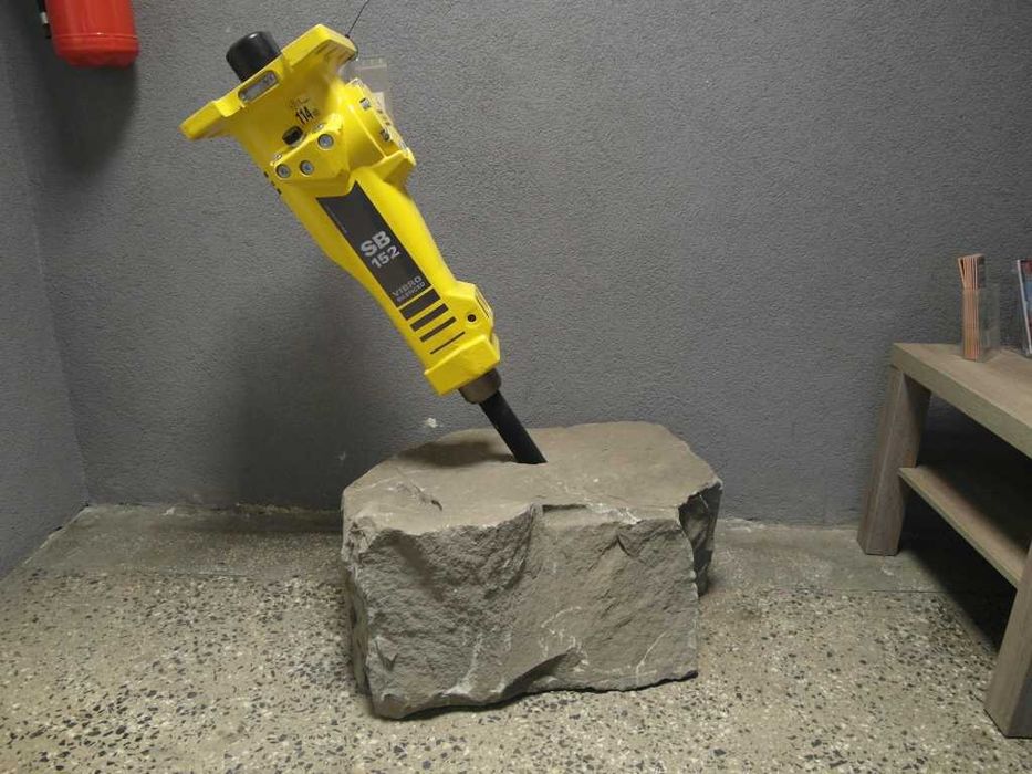 Epiroc Atlas Copco SB 102 młot hydrauliczny 100 kg do minikoparki 2 t