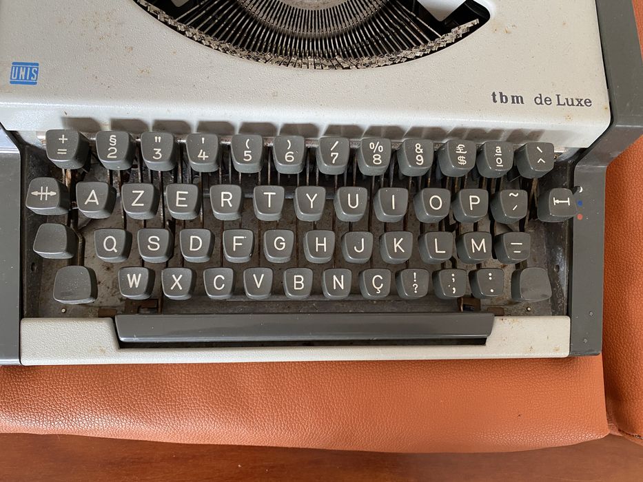 Maquina escrever portatil antiga
